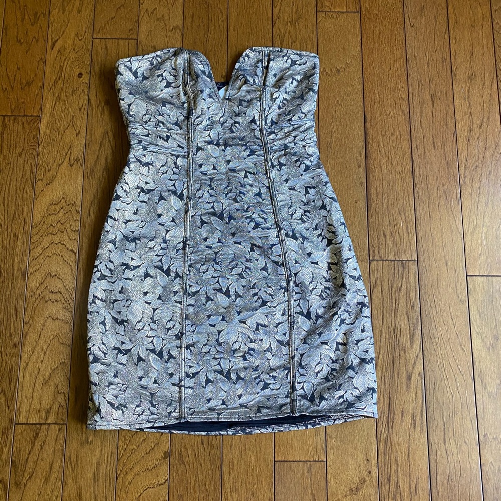 strapless dress